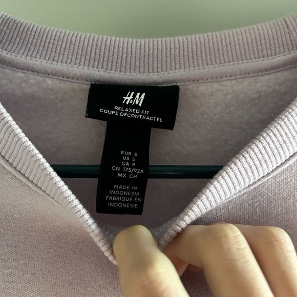 H&M  Light Purple Crewneck - Picture 3 of 3